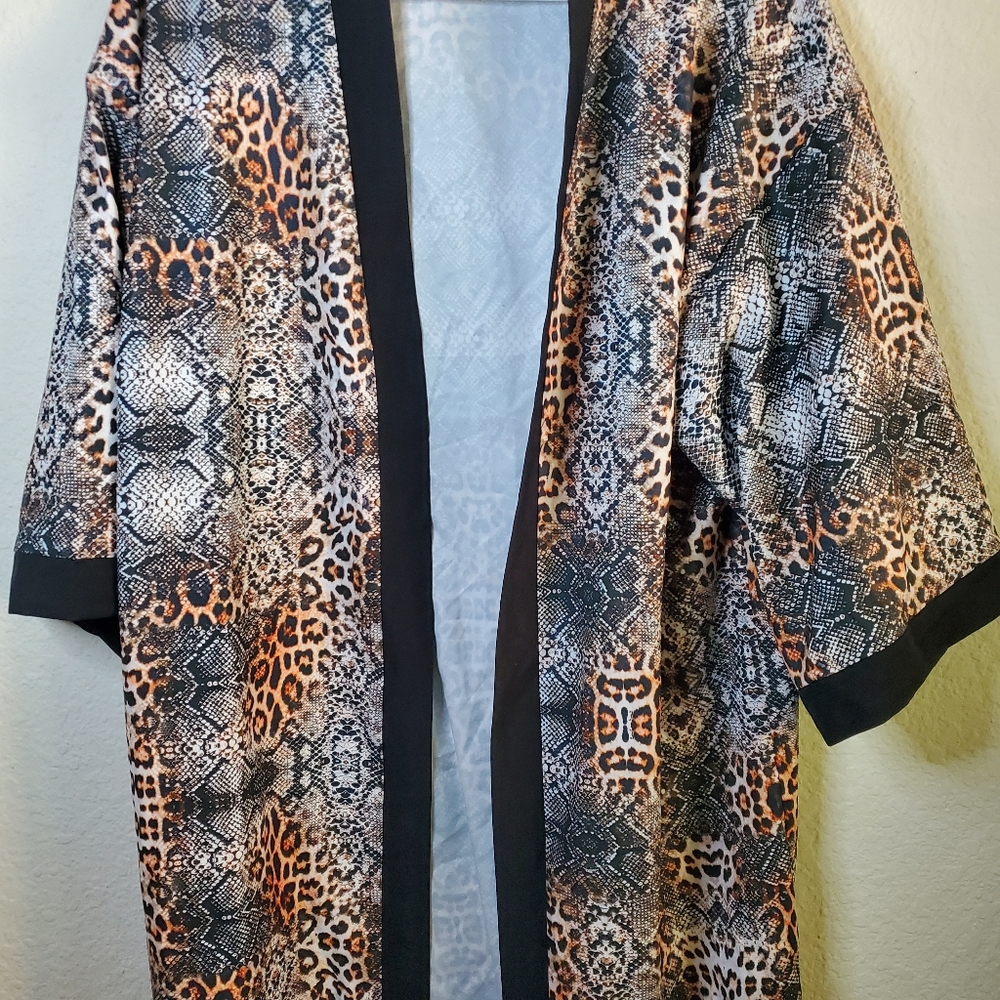 Daupanzees Men Animal Snake Skin Print Faux Silk Robe Lounge Sexy Dopeamine NWT
